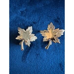 Vintage Monet‎ Silvertone Leaf Clip-on Earrings Signed